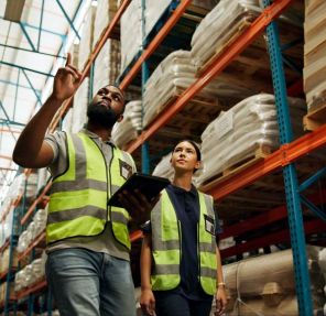 How Vancouver Warehousing Supports Faster Retail Replenishment Cycles